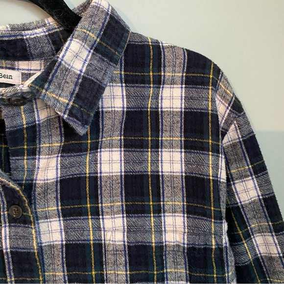 LL Bean Relaxed Fit Cotton Plaid Button Up Shirt - Picture 4 of 5